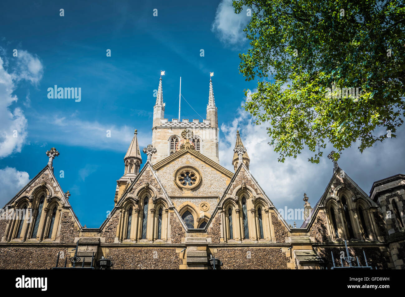 Der Turm der Southwark Cathedral (St Mary Overie), Southwark, London, SE1, England, UK Stockfoto
