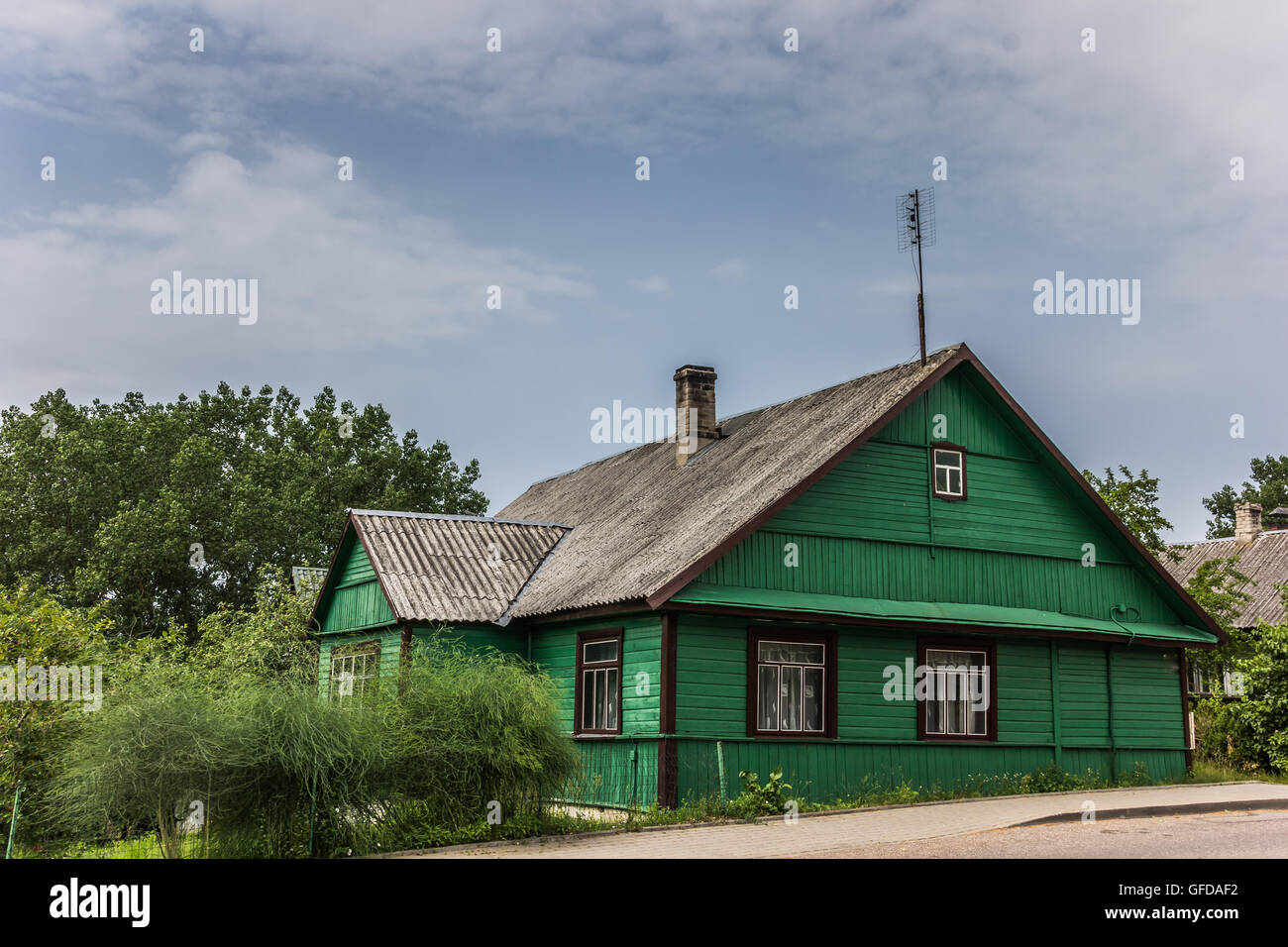 Traditionellen grünen Holzhaus in Trakai, Litauen Stockfoto