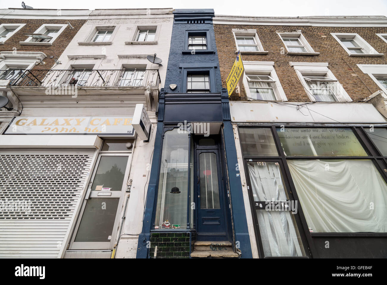 Superschlanke ultrakompakte Immobilie in London holen Datensatz Märkte Preise Stockfoto