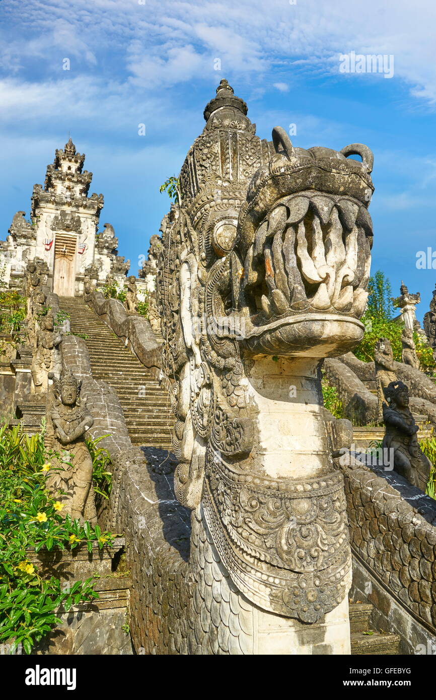 Gesicht des Drachen vor Pura Penataran Lempuyang Tempel, Bali, Indonesien Stockfoto