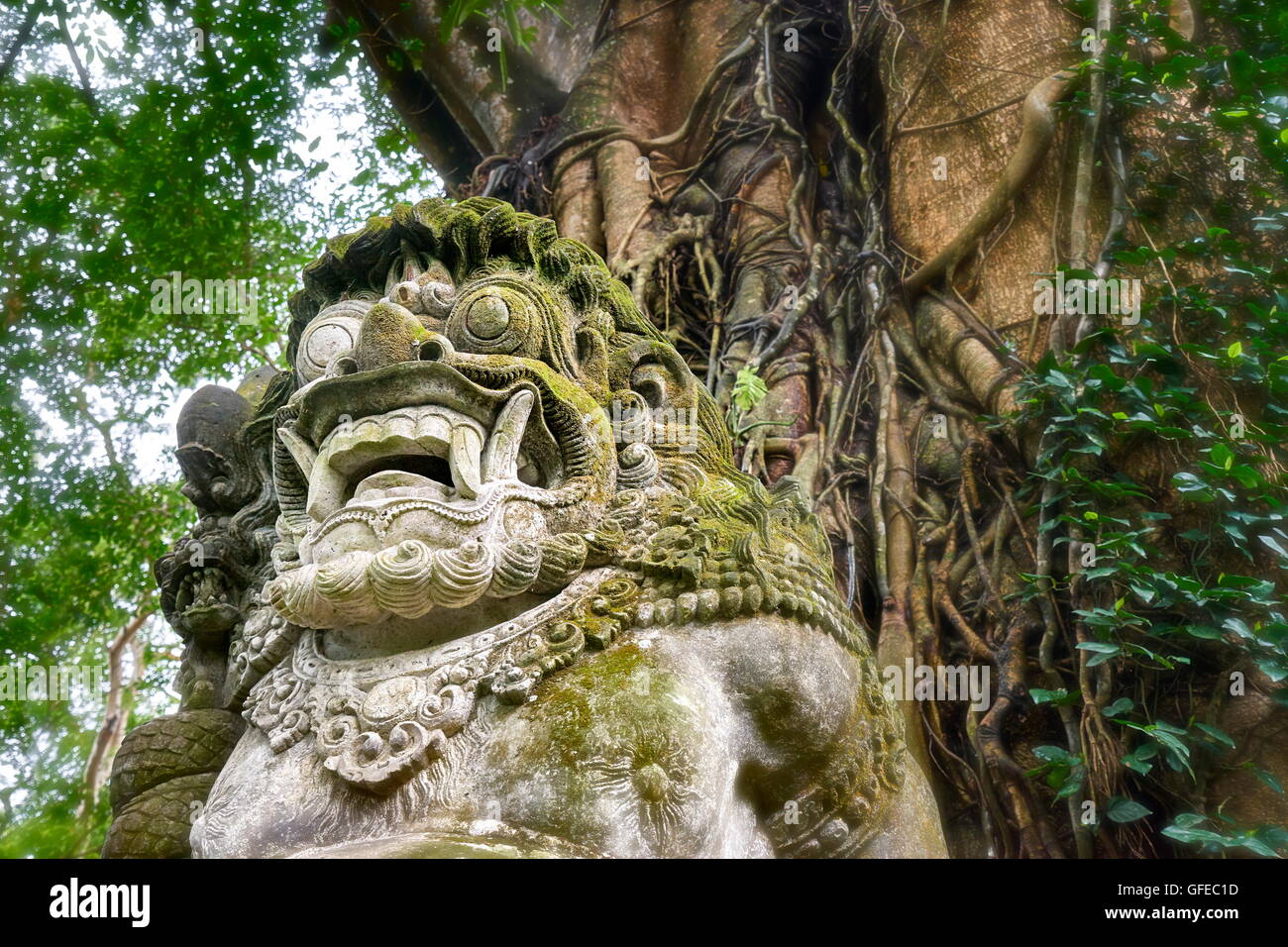 Steinstatue in Sacred Monkey Sanctuary, Bali, Indonesien Stockfoto