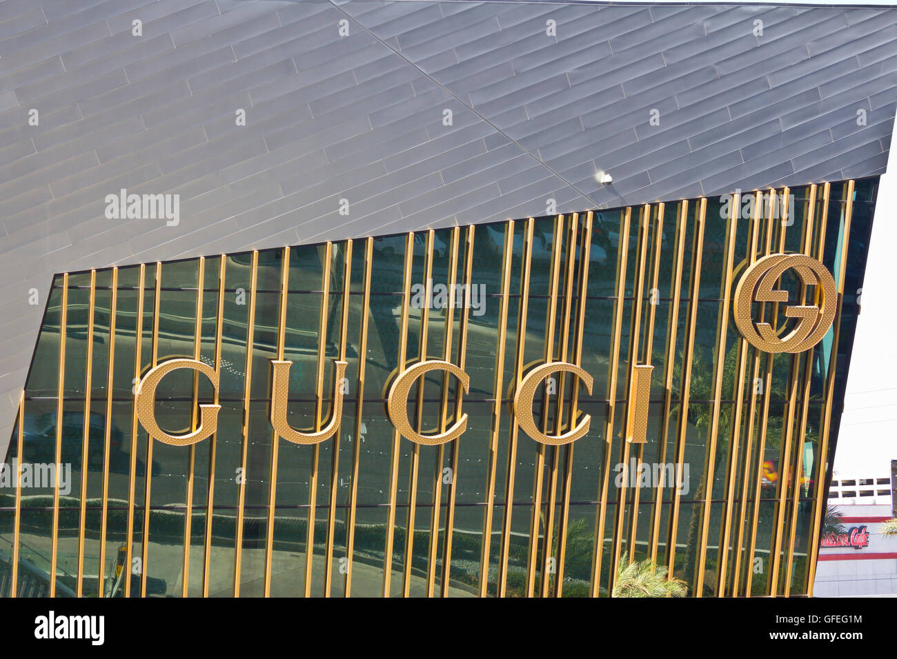 Las Vegas - ca. Juli 2016: Gucci Zeichen am Strip entlang. Gucci ist bekannt für seine high-End-Mode-Accessoires I Stockfoto