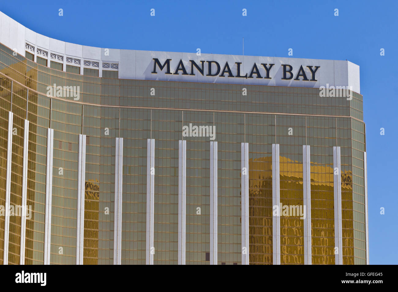 Las Vegas - ca. Juli 2016: Exterieur und Beschilderung des Mandalay Bay Hotels ich Stockfoto