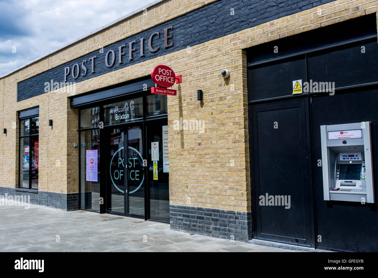 Die neue Post, Ferndale Road, Brixton, London SW9 – eröffnet Juli 2016 auf dem Gelände der alten Feuerwache Stockfoto