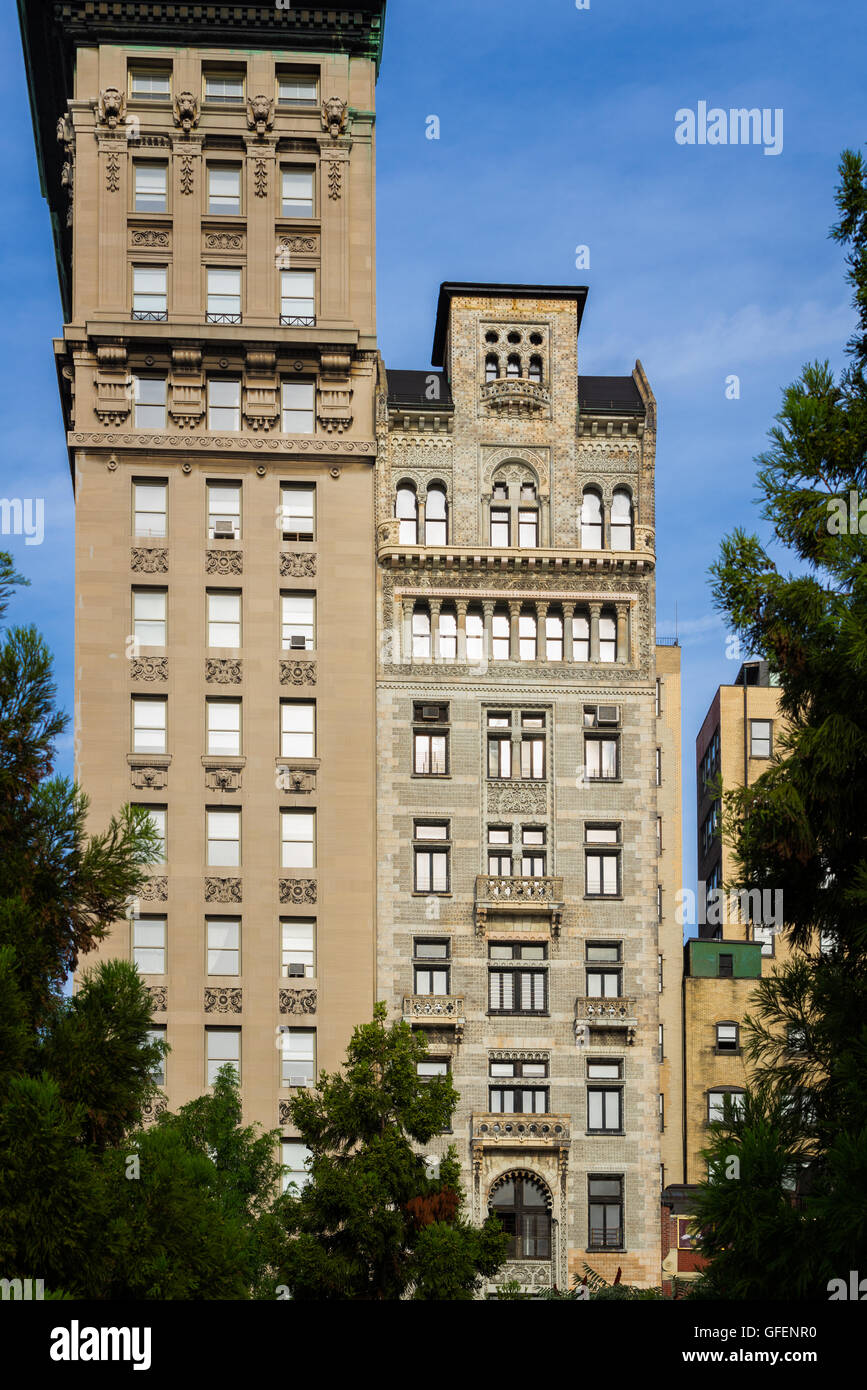 Bank of The Metropolis Gebäude und Decker Gebäude mit seiner komplizierten Terrakotta-Fassade, Union Square, Manhattan, New York City Stockfoto