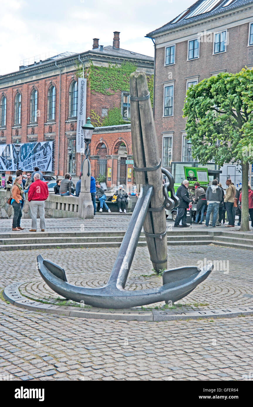 Anker als Kriegerdenkmal für dänische Segler, Nyhavn, Kopenhagen, Dänemark, Stockfoto