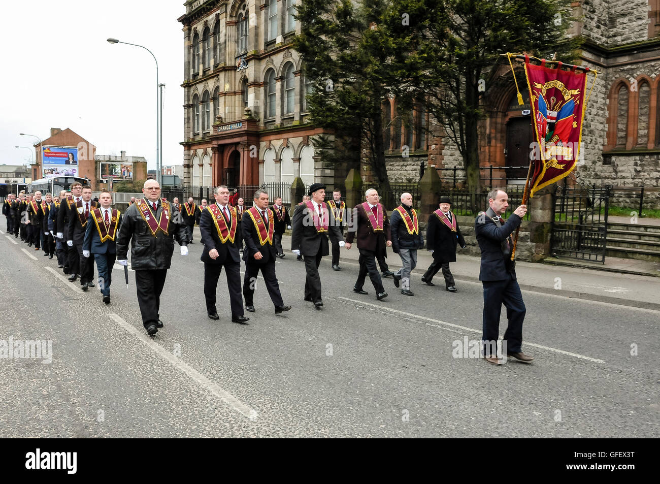 1. April 2013, Belfast, Nordirland. Eine Lehrling jungen von Derry Lodge marschiert, vorbei an der Clifton Street Orange hall Stockfoto