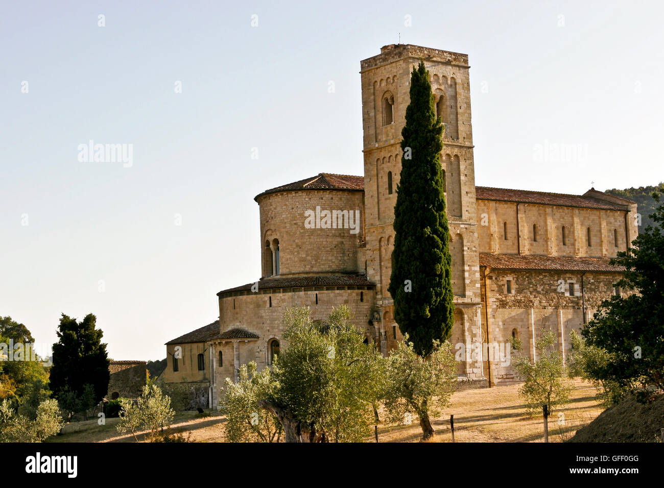 Die Abtei von Sant'Antimo XII Jahrhundert, ehemals ein Benediktinerkloster in der Gemeinde Montalcino, Siena, Toskana, Mittelitalien, Europa, EU Stockfoto