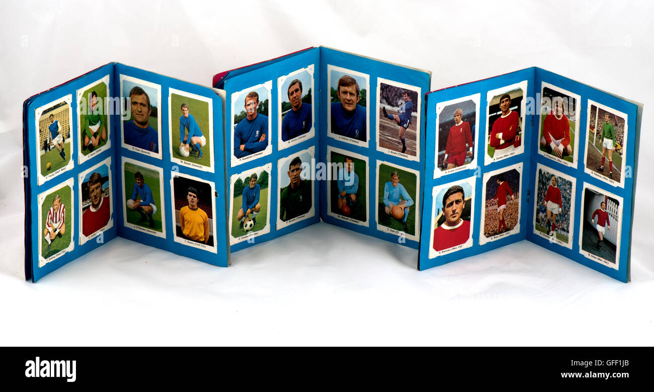 Sammlungen von Fußball-Sammelkarten aus den 1970er Jahren Stockfoto