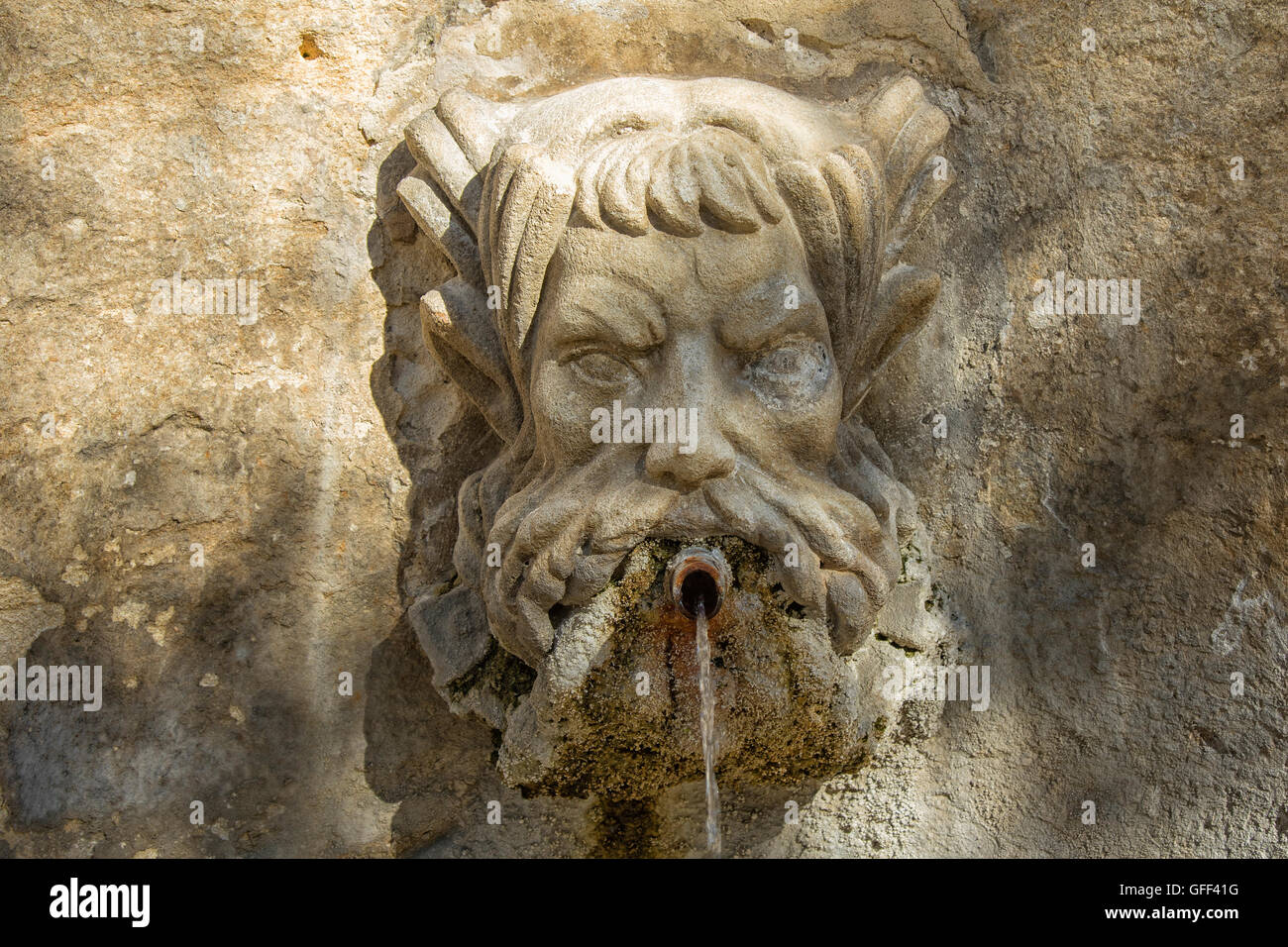 Brunnen in Pernes Les Fontaines in Provence, Frankreich Stockfoto