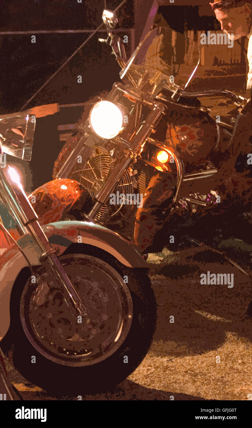Biketoberfest in Daytona Beach, Florida, ist eine jährliche Veranstaltung, die im Oktober auftritt.  Feierlichkeiten können in den Abend hinein laufen. Stockfoto
