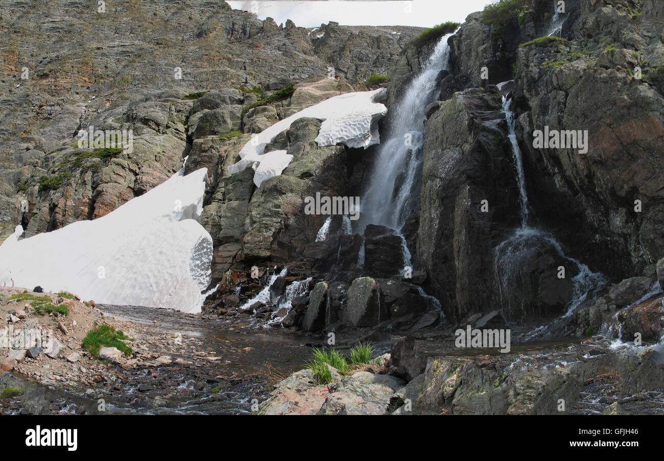 Ein kleiner Gletscher auf dem Weg zum Himmel Teich in Rocky Mountain Nationalpark, In Colorado, USA. Stockfoto