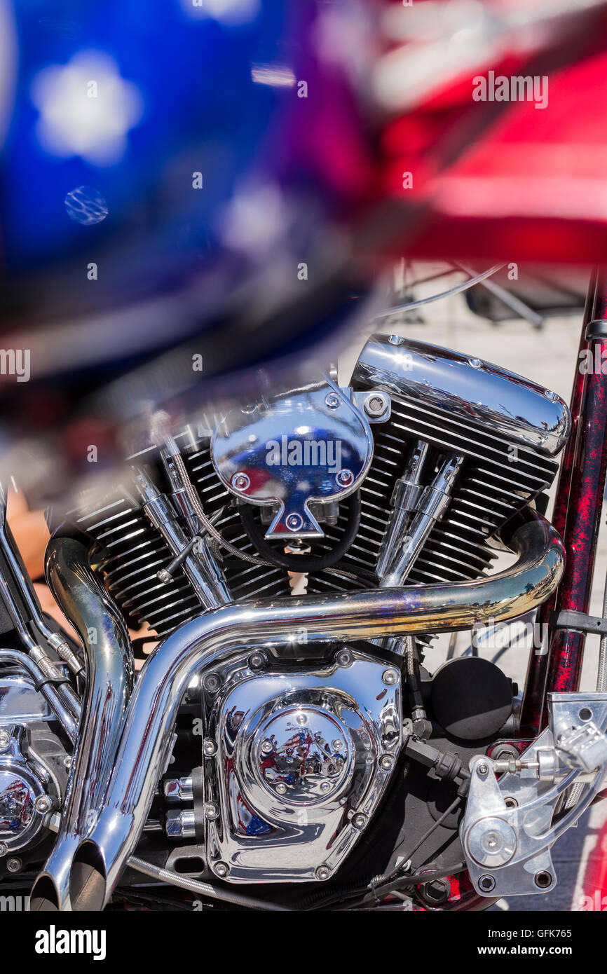 Harley Davidson Motorrad-Motor, verchromt mit Reflexionen von ein anderes Motorrad Stockfoto