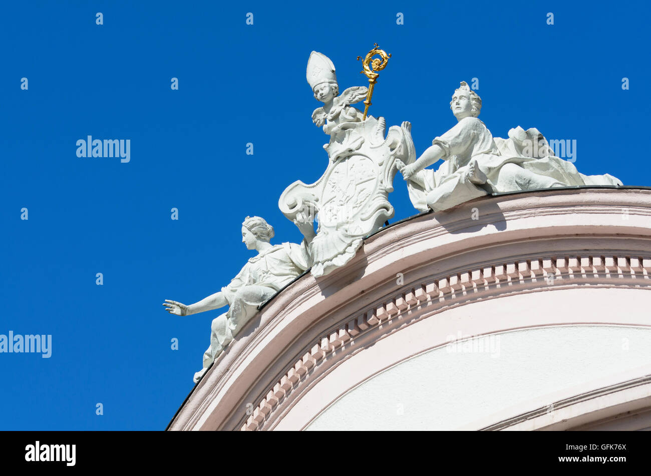 Melk: Melk Abbey Kloster, Figuren auf dem Dach des Garten Pavillons, Wachau, Niederösterreich, Niederösterreich, Österreich Stockfoto
