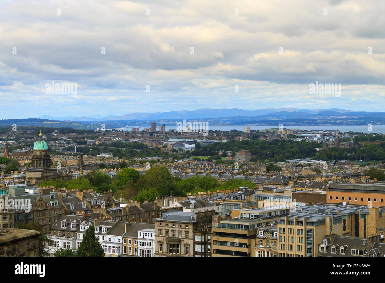 Edinburgh Stadtpanorama von Burg. Europäische Reiseziele Stockfoto