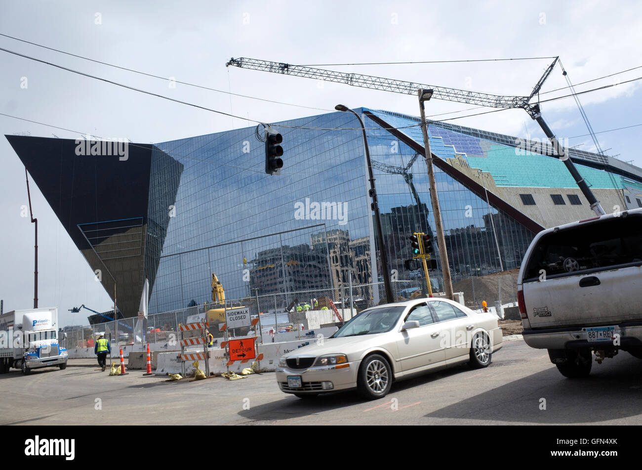 Fortschritte bei der in der Nähe von abgeschlossenen Minnesota Vikings NFL uns Bank Fußballstadion im 28March2016. Minneapolis Minnesota MN USA Stockfoto