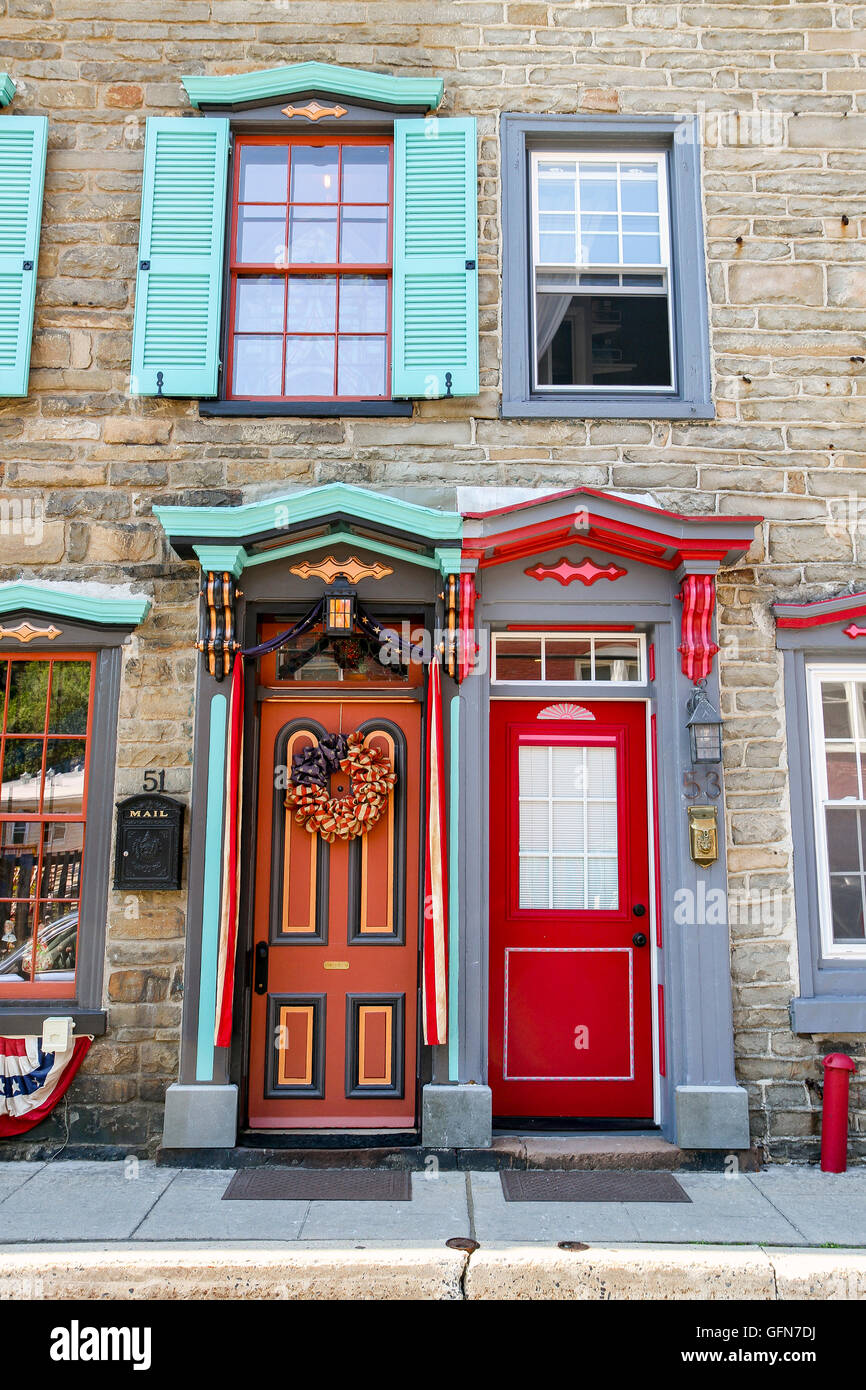 Bunten Türen und Fenster, Stein-Reihe, Jim Thorpe, Pennsylvania Stockfoto