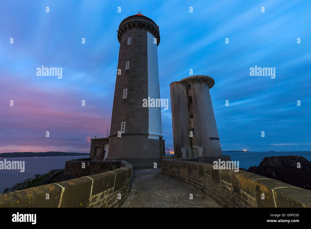 Petit Minou Leuchtturm bei Sonnenuntergang. Plougonvelin, Bretagne, Frankreich Stockfoto