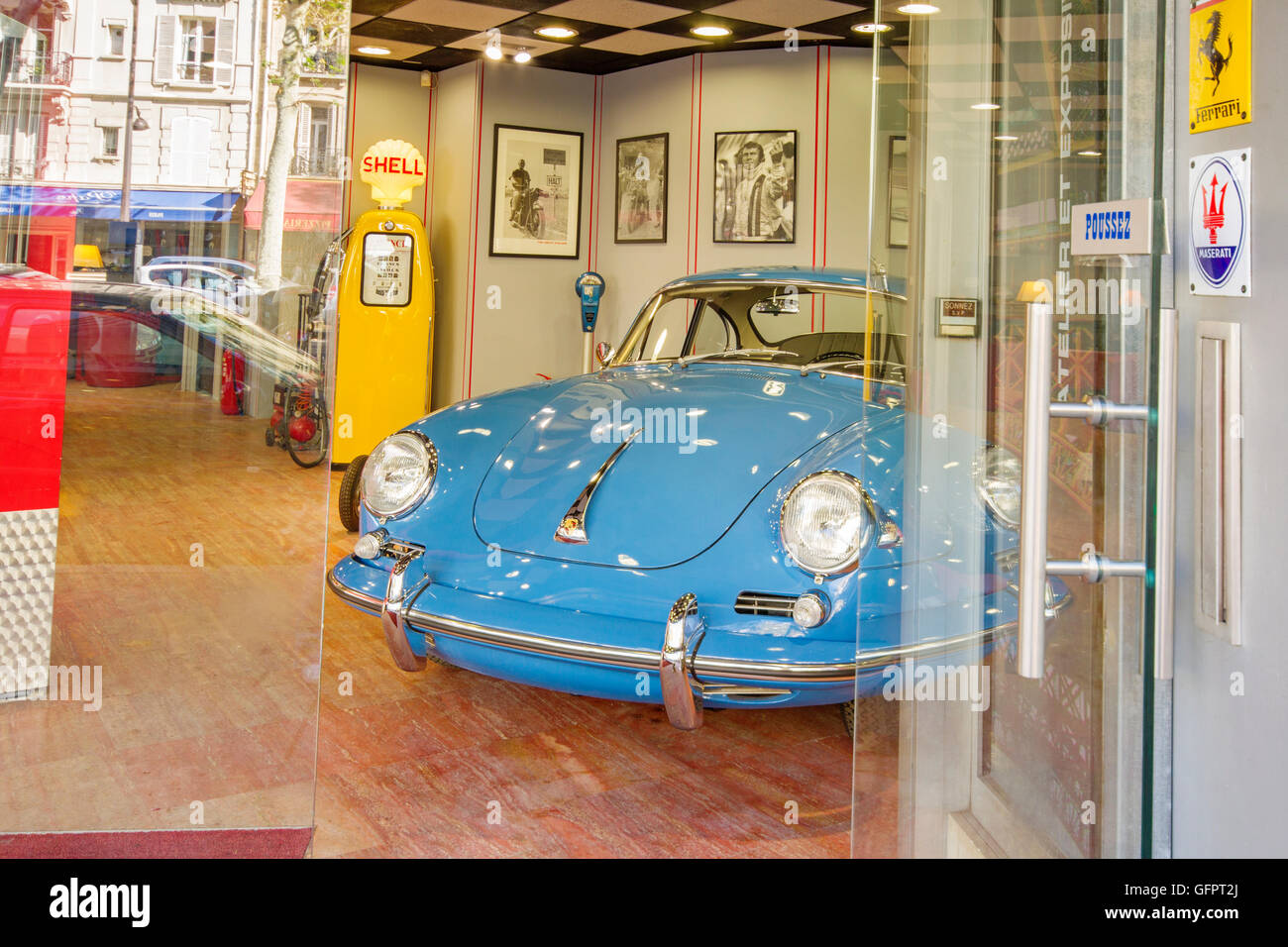 Oldtimer in Paris Stockfoto