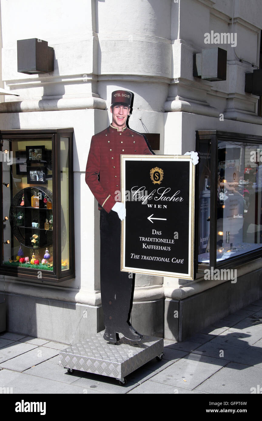 Cafe Sacher in Wien Stockfoto