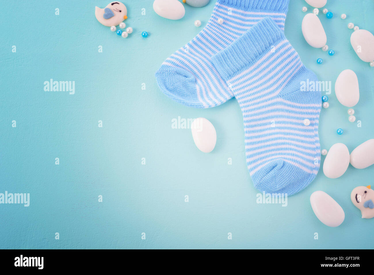 Seine Junge Blaue Thema Babyparty Oder Kinderzimmer Hintergrund Mit Dekorierten Grenzt An Blassen Blauen Holz Hintergrund Mit Angewandter Retro Stockfotografie Alamy