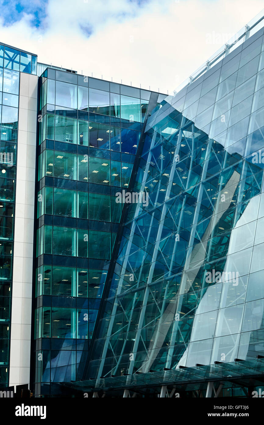 Central Square, Leeds Architektur Gebäude Glas Verglasung Winkel Stockfoto