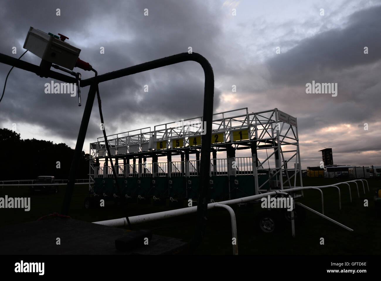 Leere Pferderennbahn Bath beginnt in der Abenddämmerung Stockfoto