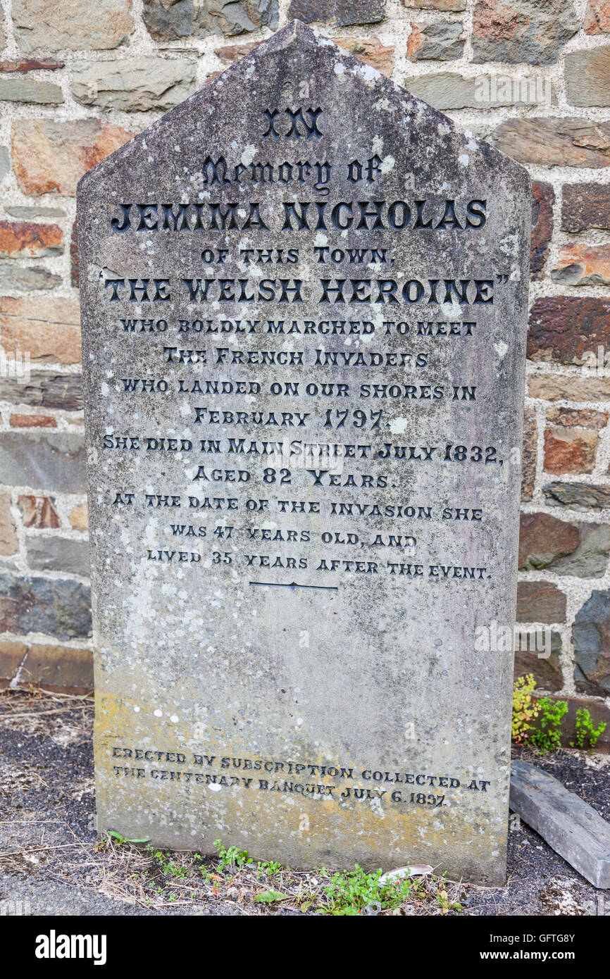 Denkmal für Jemima Nicholas an der Marienkirche in Fishguard, Pembrokeshire, Wales Stockfoto