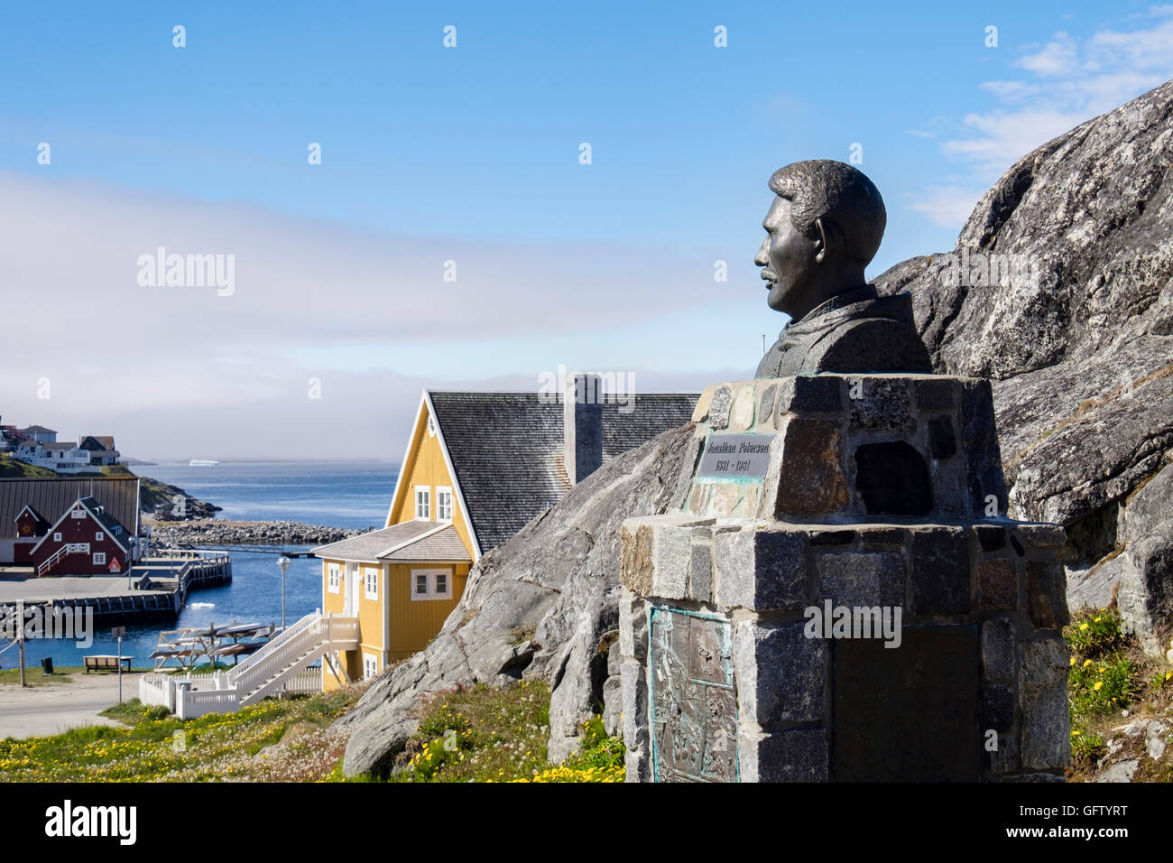 Bronze-Büste des grönländischen Dichter und Komponist Jonathan Peterson 1881-1961. Koloniale Hafen (Kolonihavnen) Nuuk, Grönland 2016 Stockfoto