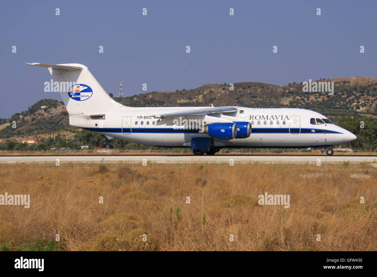 Zakynthos/Griechenland 3. August 2015: Bae 146 von Romavia auf Zakynthos Flughafen. Stockfoto