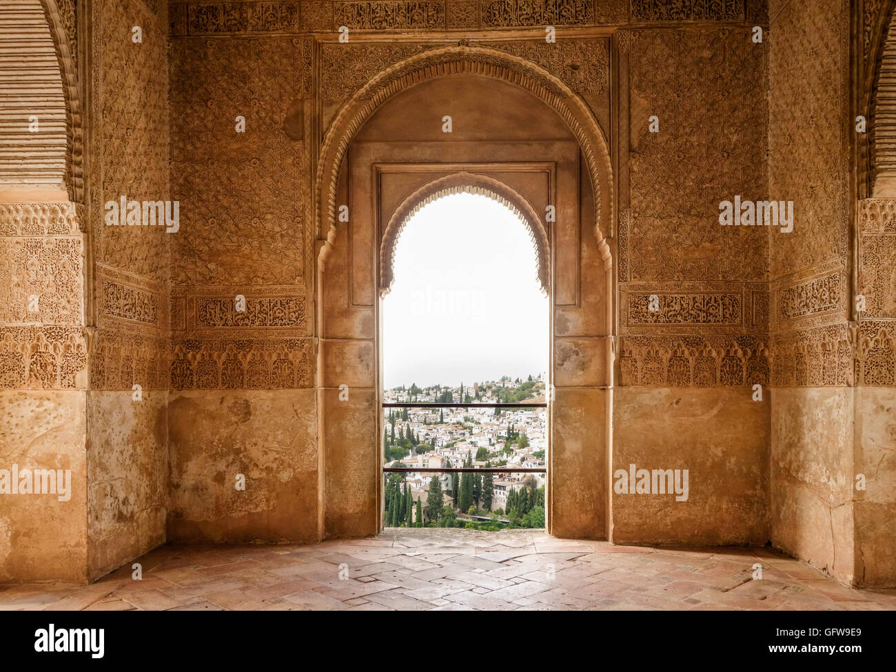 Maurische verzierte Tür, Palacio de Generalife, Alhambra, Sommer Palast der Nasriden Emire, Könige, Granada, Andalusien, Spanien. Stockfoto