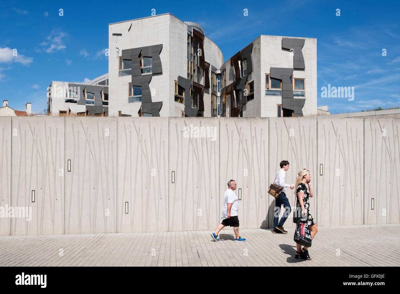 Blick auf das schottische Parlamentsgebäude in Edinburgh, Schottland, Vereinigtes Königreich Stockfoto