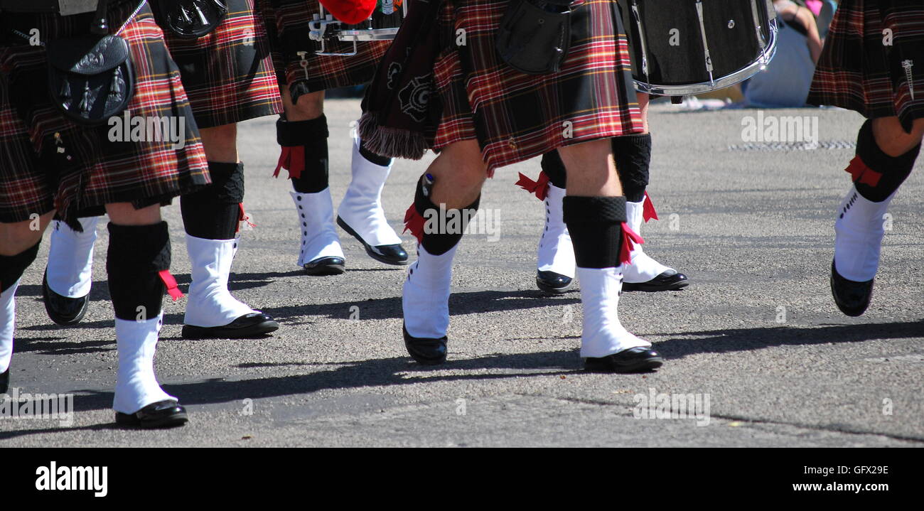 Schottische Band in einer Parade marschieren. Stockfoto