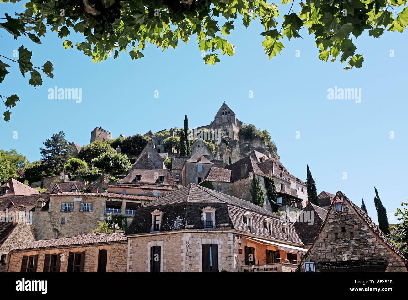 Beynac-et-Cazenac ein wunderschönes mittelalterlichen Dorf am Fluss Dordogne Südwestfrankreich Midi Pyrenäen Stockfoto