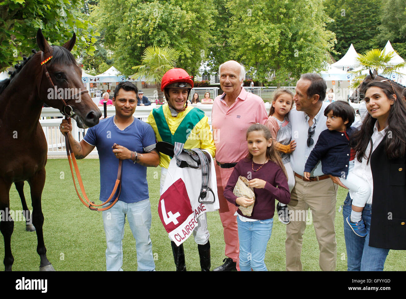 Clairefontaine-Deauville, Normandie, Frankreich. 1. August 2016. Prix des Eglantines mit Oncle Frenand geritten von Christophe Soumillon gewinnt mit Daniel Yves Treves Credit gesehen: Action Plus Sport Bilder/Alamy Live News Stockfoto