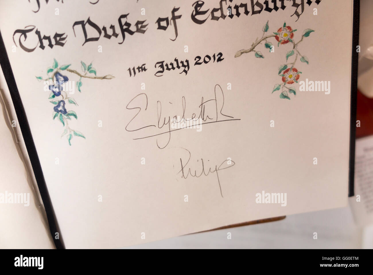 Autogramm / Signaturen / Unterschrift des Queen Elizabeth & Prinz Philip, Duke of Edinburgh – in Worcester Guildhall. UK Stockfoto