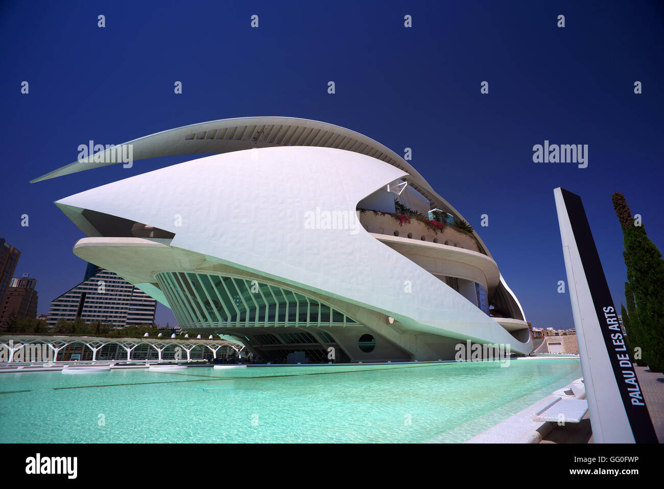 Stadt der Künste und Wissenschaft Museum Valencia moderner Architektur Theater Architektur Landschaft Landschaften Wasser Reflexionen Stockfoto