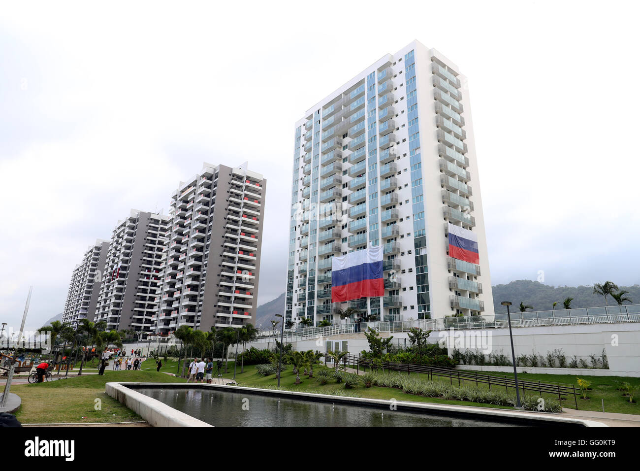 Ein Russland-Flag in der Athleten Dorf vor den Olympischen Spielen in Rio, Brasilien. Stockfoto