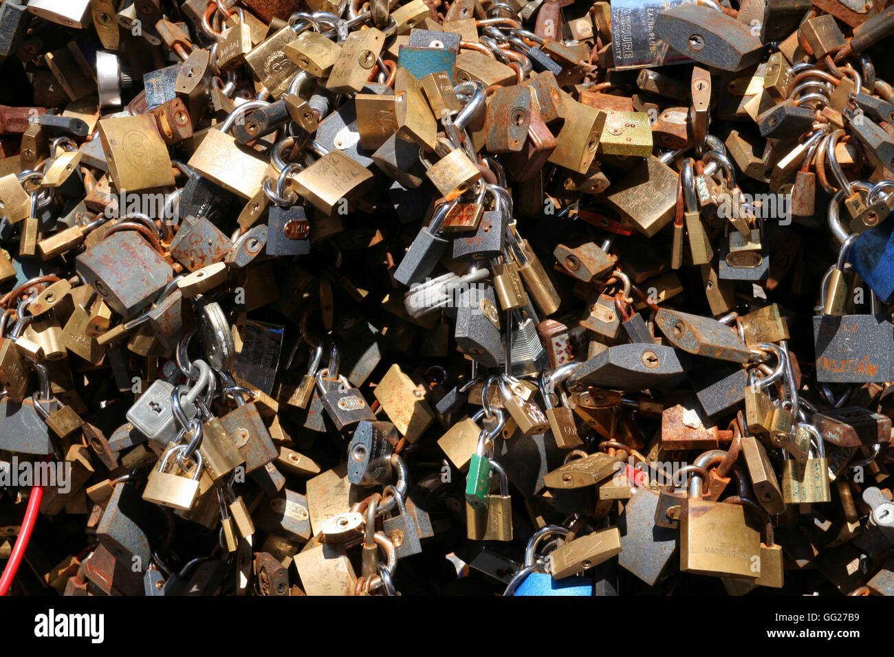 Sperren auf einer Brücke Stockfoto