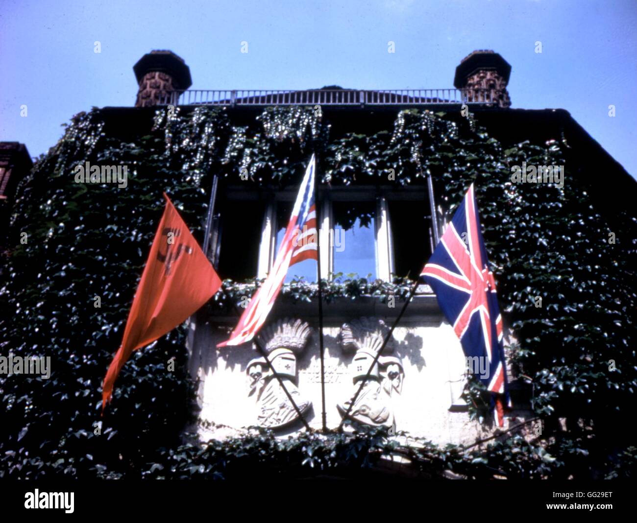 Potsdamer Konferenz. Sowjetischen, amerikanischen und britischen Fahnen aus den Palast 1945 dem zweiten Weltkrieg National Archives - Washington Stockfoto