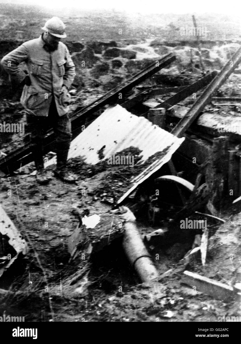 Ein Deutsch-105-Haubitze in einem Bunker der Zerstörung durch die französische Artillerie 1916 Weltkrieg - Frankreich Vincennes. Kriegsmuseum Stockfoto