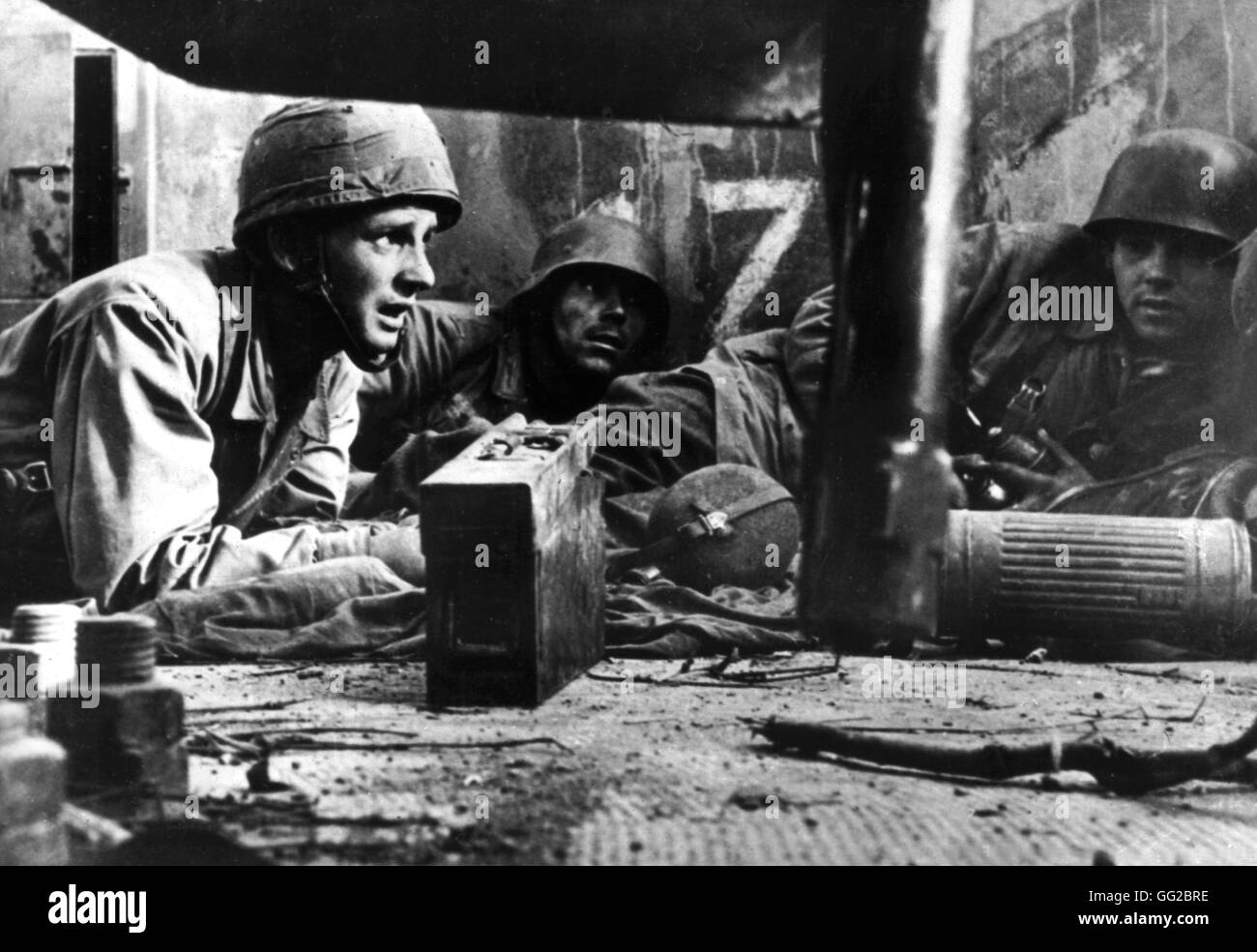 An der Ostfassade post deutsche Partroopers und Grenadiere in einem fortgeschrittenen Janvier 1944 Guerre zweiten Weltkrieg Paris. Bibliothèque nationale Stockfoto