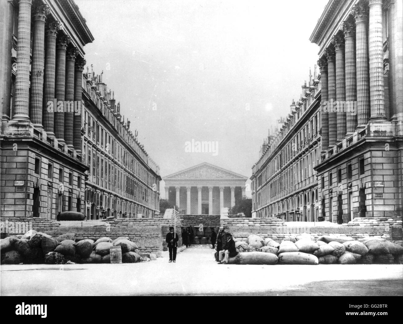 Gemeinde von Paris: Barrikaden in Rue Royale 1871 Frankreichund Bild-Ref: PNS08128 009 Stockfoto
