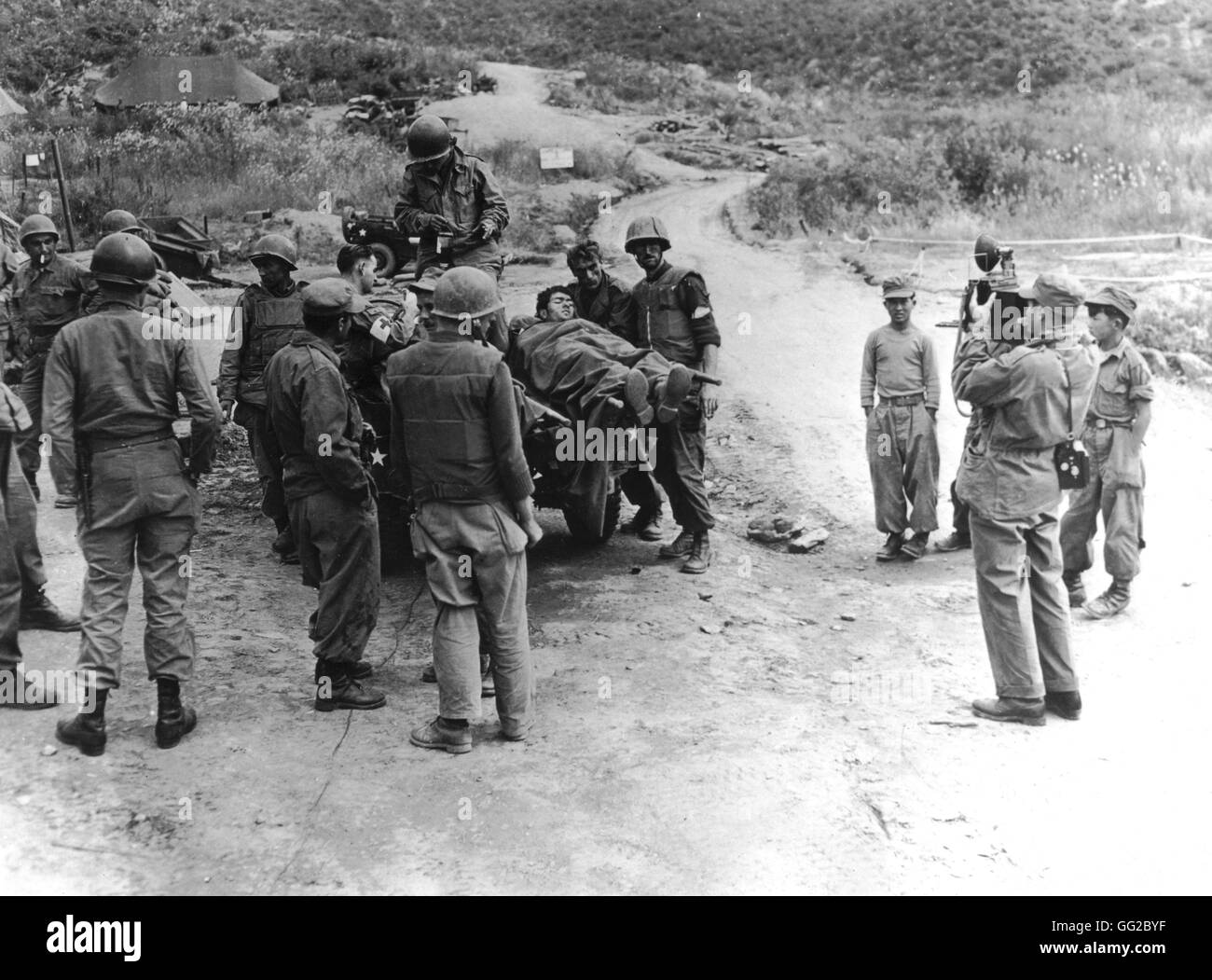 Intrigieren Kriegsfotografin mit USA 2. Infanterie-Division In Korea.  Oktober 1952 Koreanischer Krieg National Archives - Washington Stockfoto