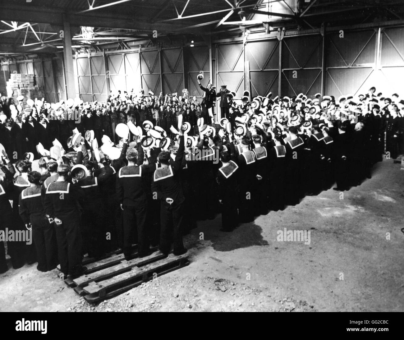Winston Churchill in einer Rede an die Segler und die Armee weibliche Soldaten des 20. Jahrhunderts Großbritannien - Zweiter Weltkrieg Stockfoto
