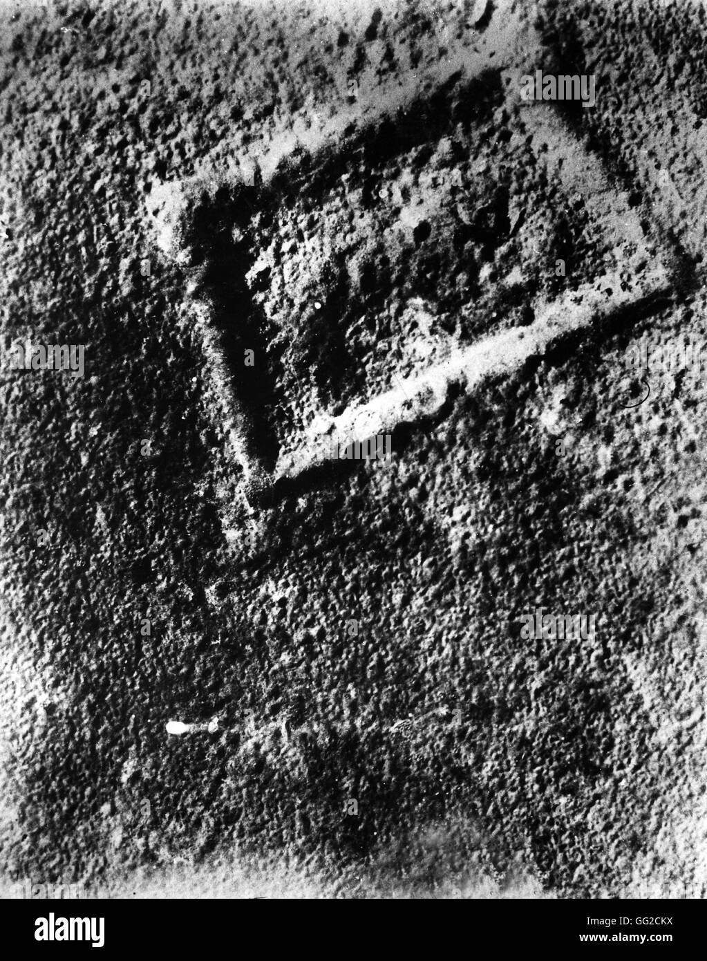 Luftaufnahme: Ruinen des Gebiets um das Fort Vaux nach Bombenanschlägen 25. November 1916 Vincennes, Musée De La Guerre Stockfoto
