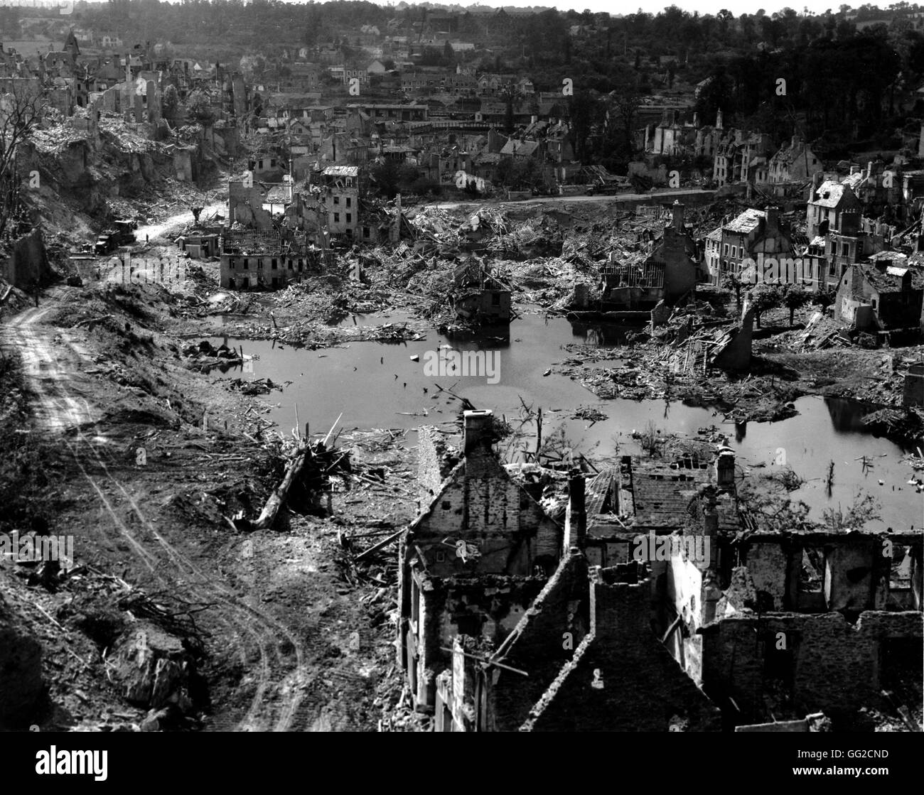 Normandie: Saint Lô völlig zerstört von deutschen und alliierten Bombardierung, aber auch durch Luftangriffe 1944 Frankreich, Zweiter Weltkrieg Krieg National Archives in Washington Stockfoto
