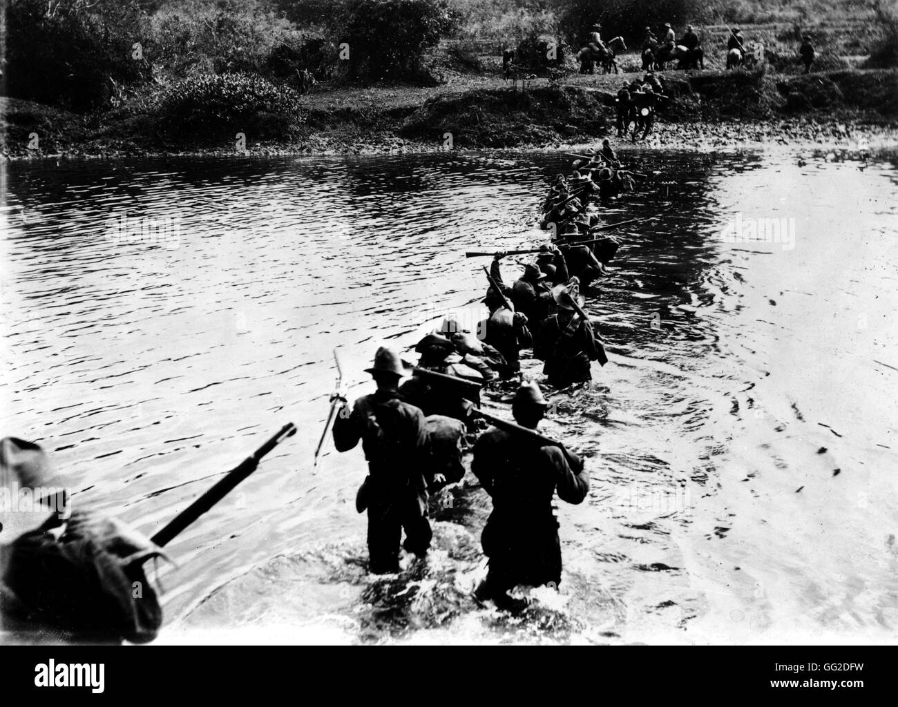 Amerikanische Truppen überqueren eines Flusses, Philippinen 1899 Hispano-amerikanischen Krieges Washington. Library of Congress Stockfoto