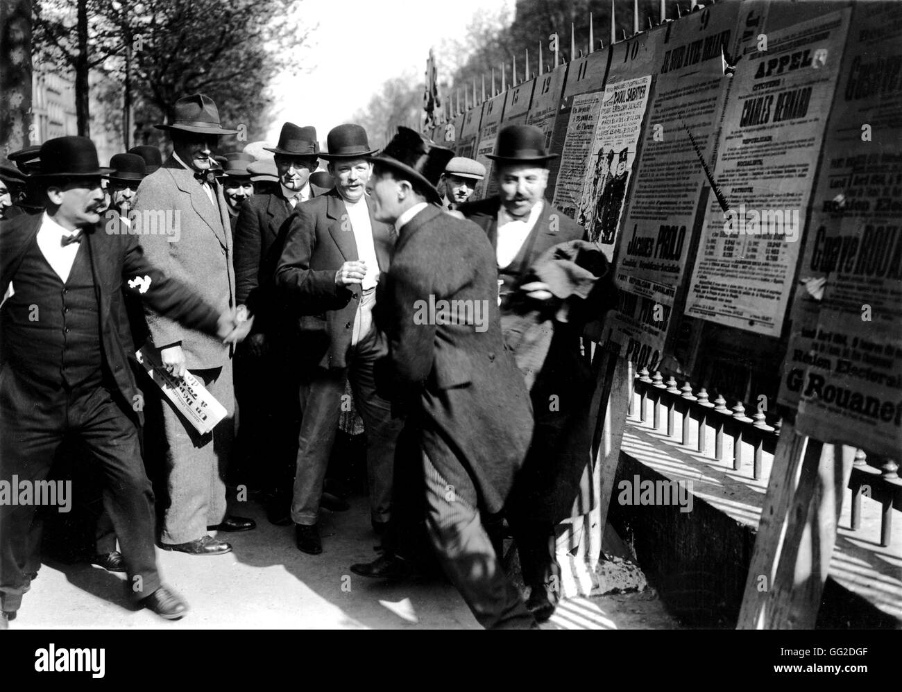 Allgemeine Wahlen: Männer streiten 1914 Frankreich Stockfoto
