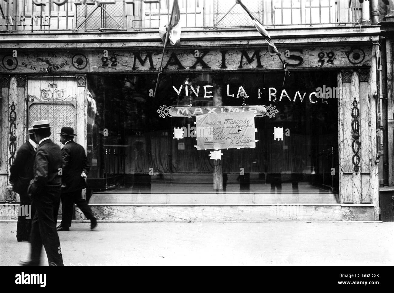 Patriotischen Inschriften auf der Restaurant Maxim "Fassade August 1914 Frankreich - Weltkrieg Stockfoto